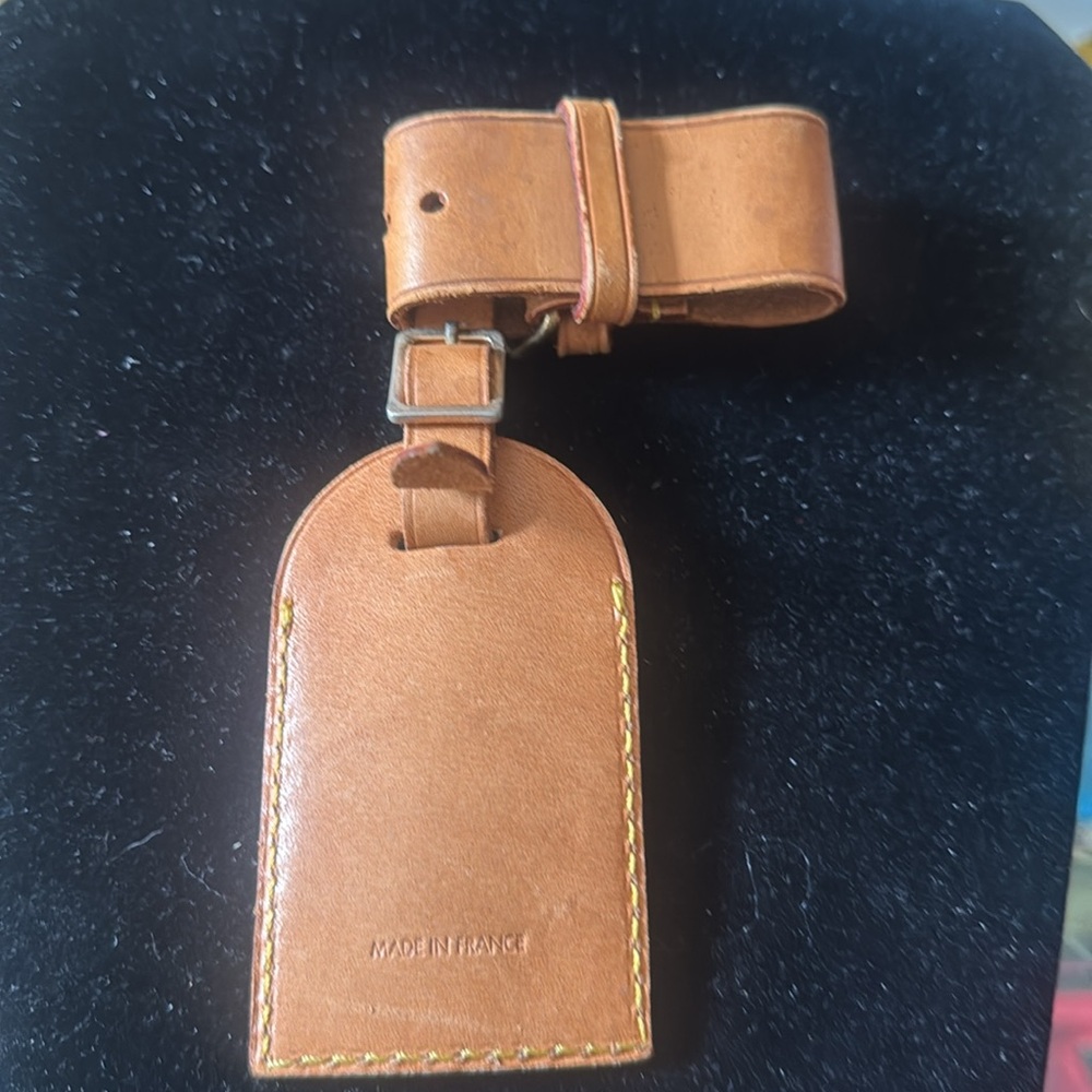 Louis Vuitton Tan Leather Luggage Tag with Buckle Strap - Picture 4 of 4